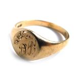 A 9ct gold signet ring, size M, 2.7g.