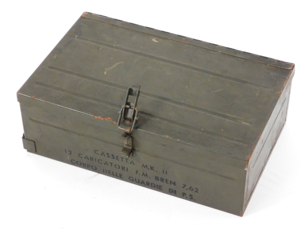 An Italian Cassetta mark II Bren gun magazine box, containing four magazines, Corpo della Guardia, 3 - Image 2 of 3