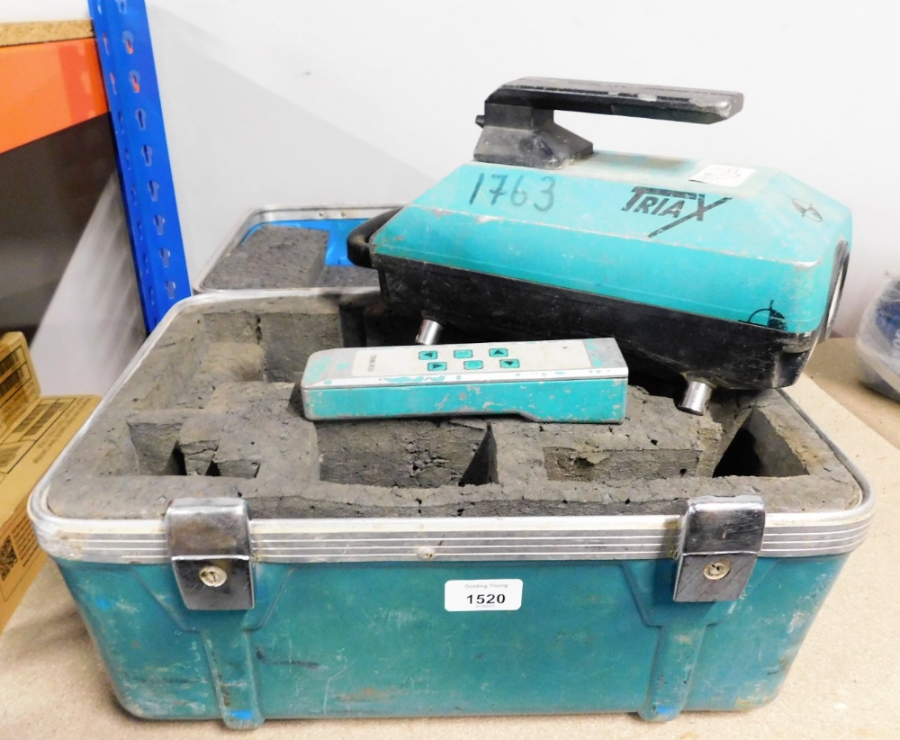 A Triax PL100 pipe laser, in fitted box. Note: VAT is payable on the hammer price of this lot at 20