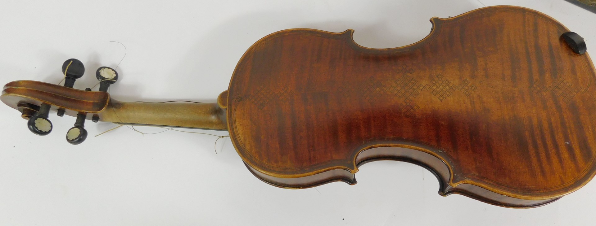 A Continental late 19thC violin, the bridge stamped Aubert, with mother of pearl inlaid tuning knobs - Image 5 of 9