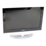 A Samsung 32" television, model No LE32 R41BD, with remote.