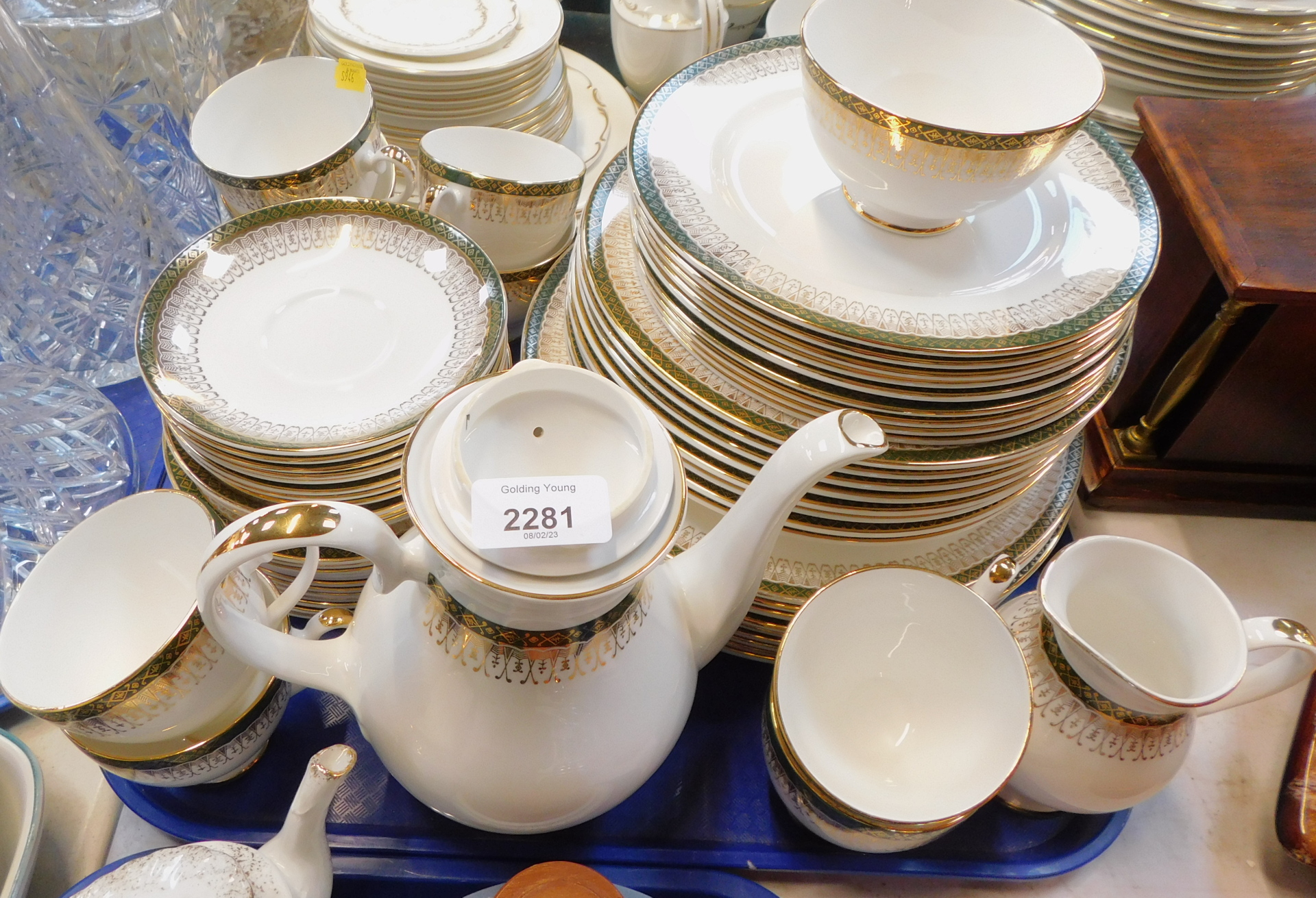 A Royal Grafton Majestic pattern part tea and dinner service, to include a teapot, milk jug, sugar b