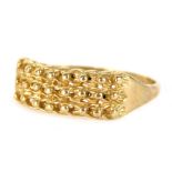 A 9ct gold dress ring, with rope twist top, marked 375, ring size Y, 2.7g.