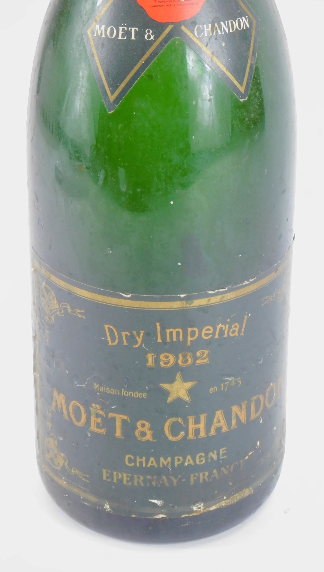 A Moet and Chandon 1982 jeraboam empty champagne bottle, 51cm high. - Bild 2 aus 2