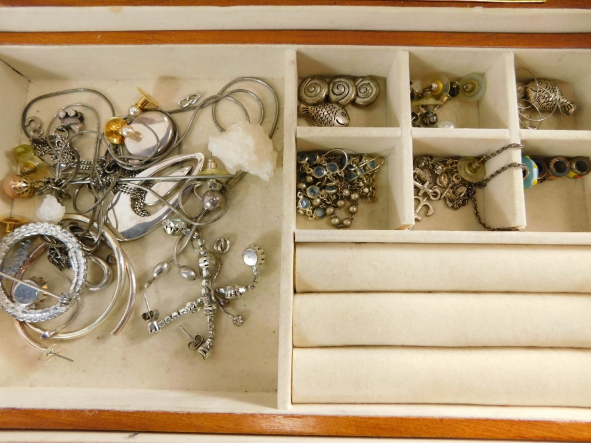 Assorted costume jewellery, to include silver and white metal earrings and bracelets, plated pins, b - Image 2 of 4