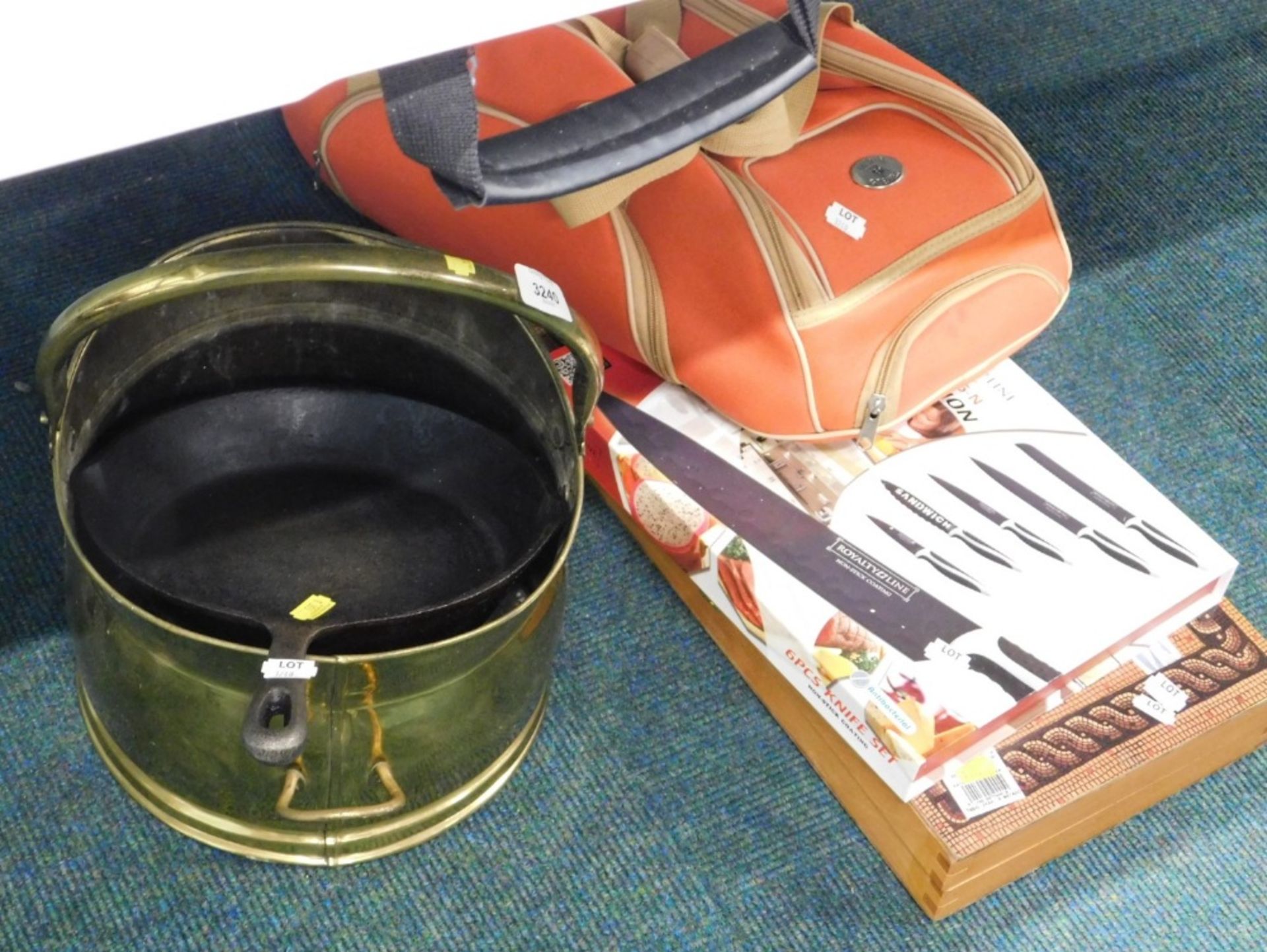 A brass coal box, iron pan, knife set, etc. (a quantity)