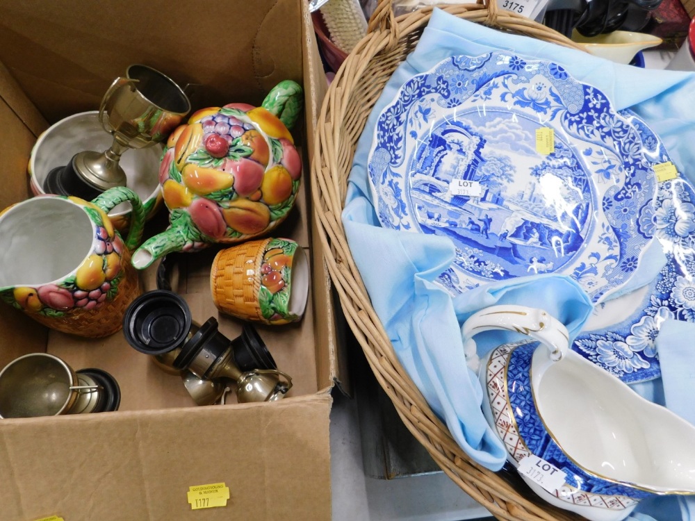 Various blue and white pottery, Copeland Spode Italian pattern and other wares, Real Old Willow, bas