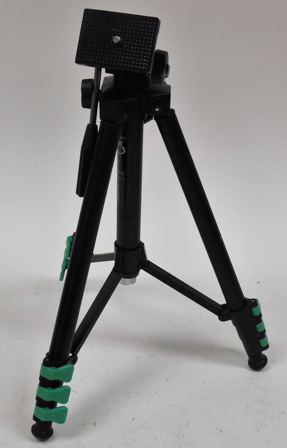 A Voigtlander Vito B camera, with a Skopar 1:3 5/50 lens, Miranda Titan 202 tripod, compact video li - Image 6 of 7
