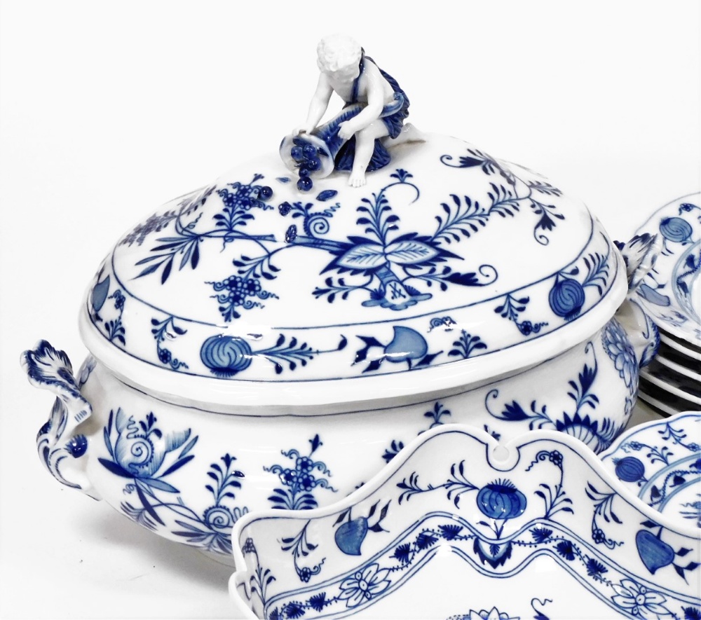 An early 20thC Meissen Onion pattern blue and white porcelain dinner and dessert service, comprisin - Image 2 of 4