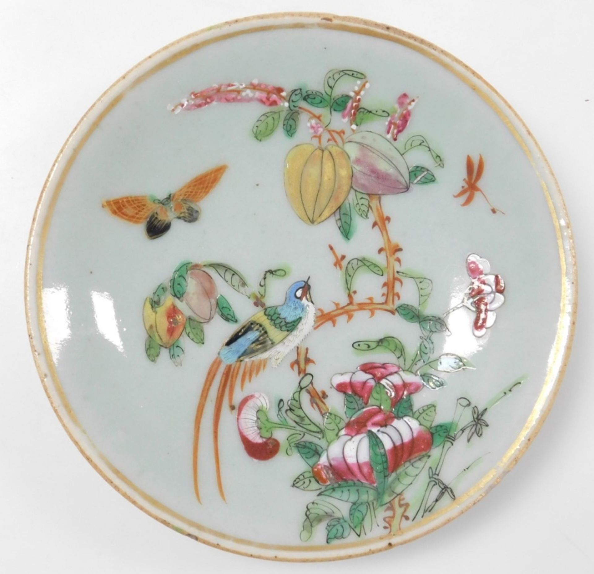 A late 18thC Chinese porcelain famille rose plate, decorated centrally and to the border with variou - Image 4 of 5