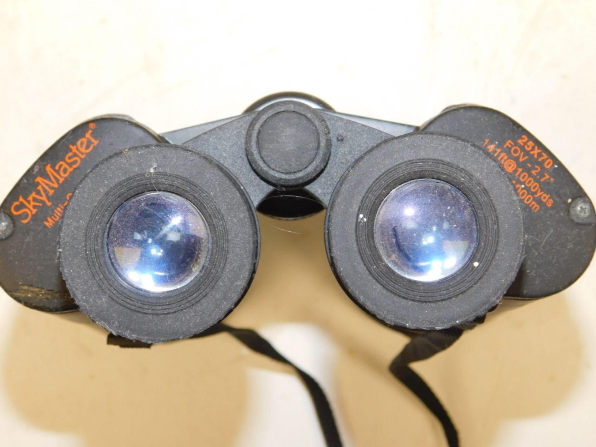 A pair of Skymaster 25x70 FOV-2.7 binoculars, pathescope binoculars, Kodak lens, lacquer box contain - Image 9 of 9