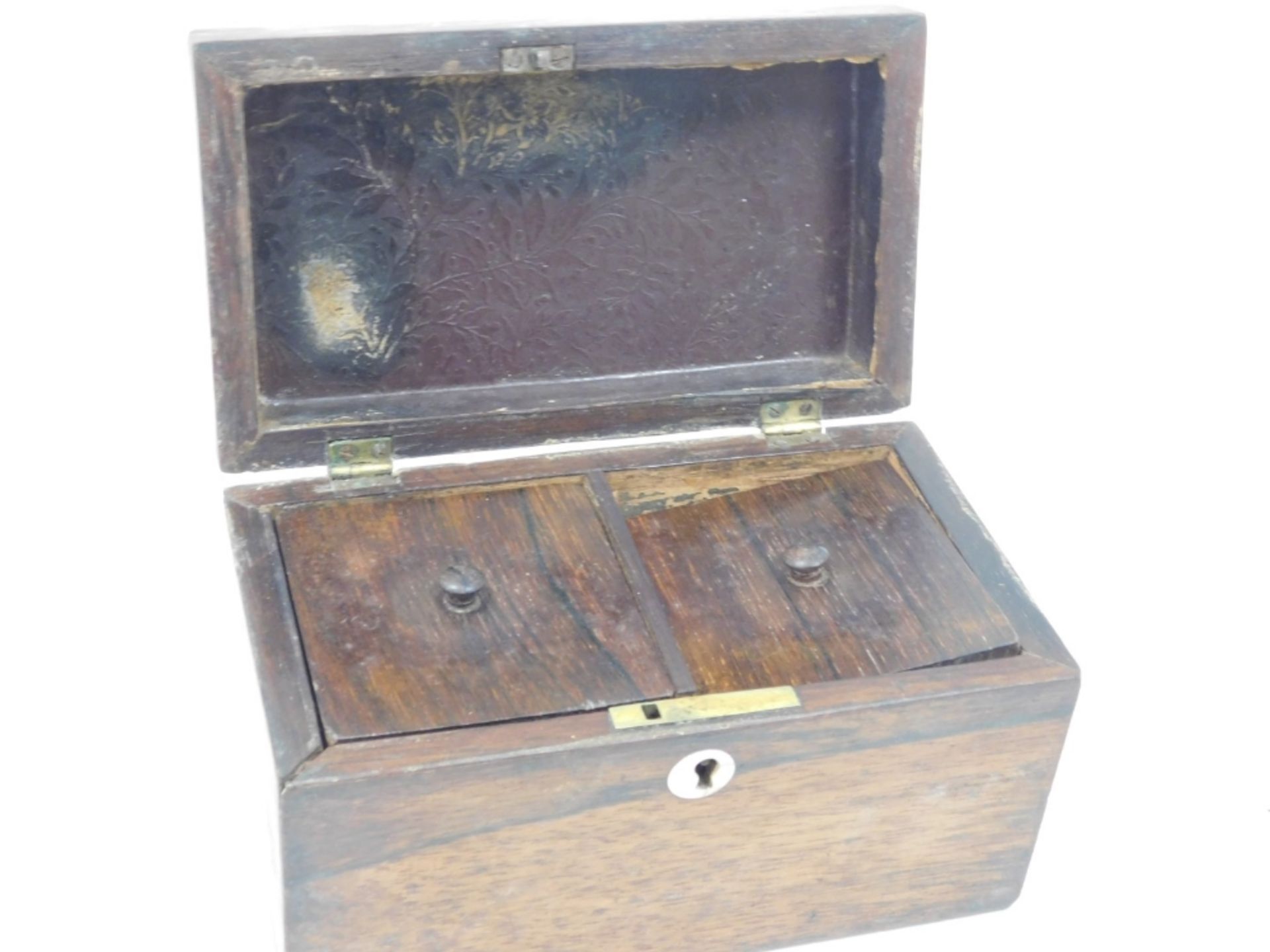 A Victorian rosewood tea caddy, of twin division rectangular form, with mother of pearl key escutche - Image 6 of 6