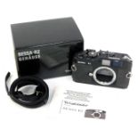 A Voigtlander Bessa R2 Leica MFit camera, No 0001409.