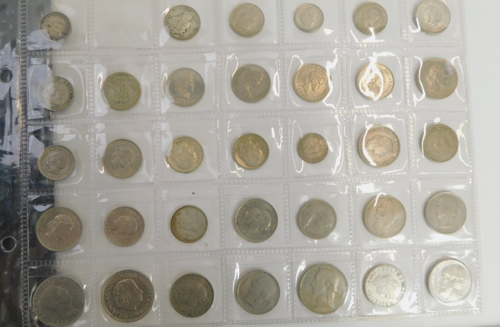 A quantity of America nickel silver coins, commemorative and other British £2 and 50p coins, coin co - Image 3 of 4