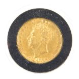 A George IV gold shield back full sovereign, 1825, in plastic casing and Hatton's of London box, wit