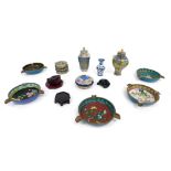 Various Oriental cloisonne enamel and other metalware, to include a pair of ashtrays, 13cm wide, fro