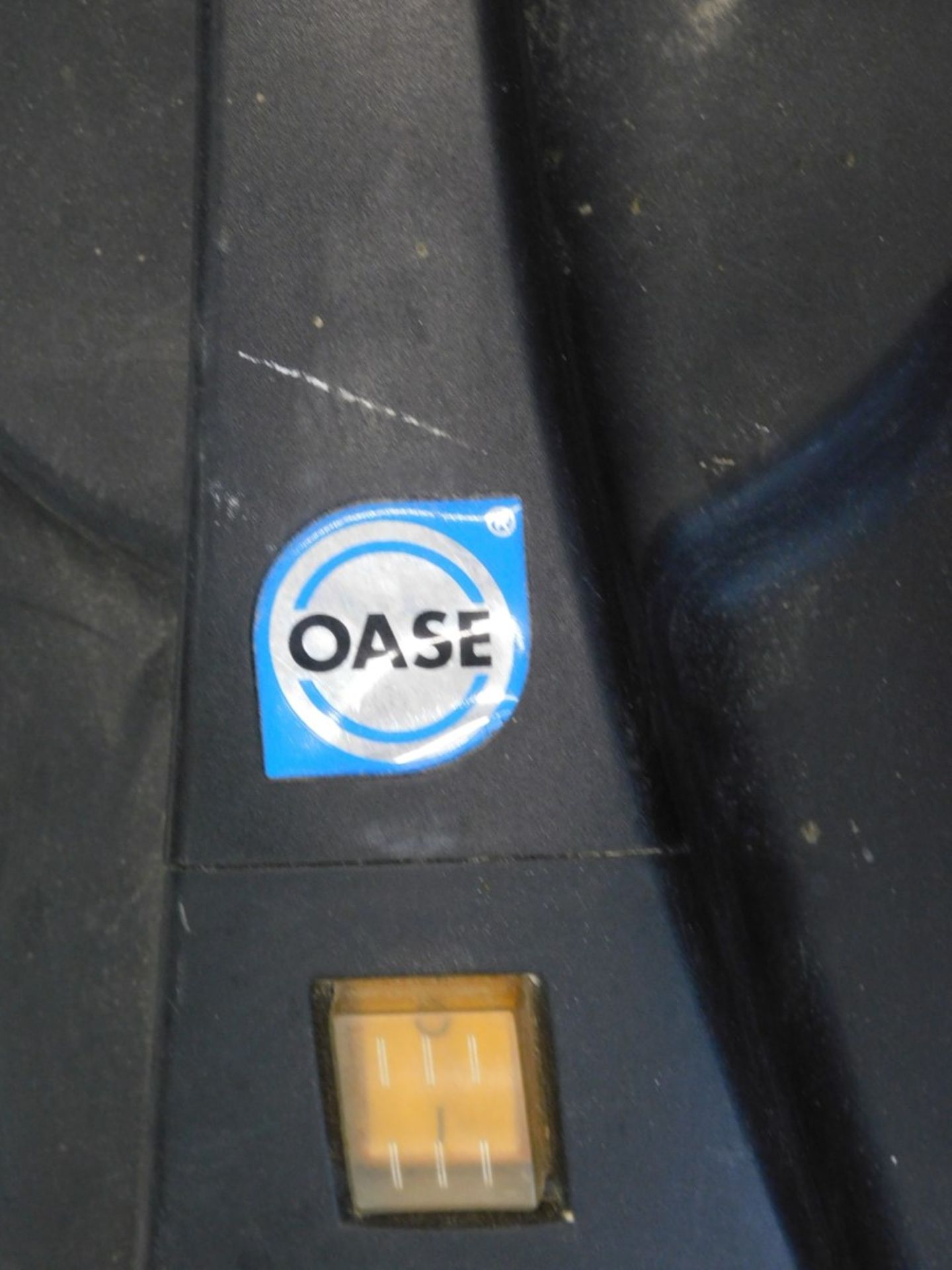 An Oase industrial pond vacuum cleaner, with accessories, 92cm high. - Image 2 of 2
