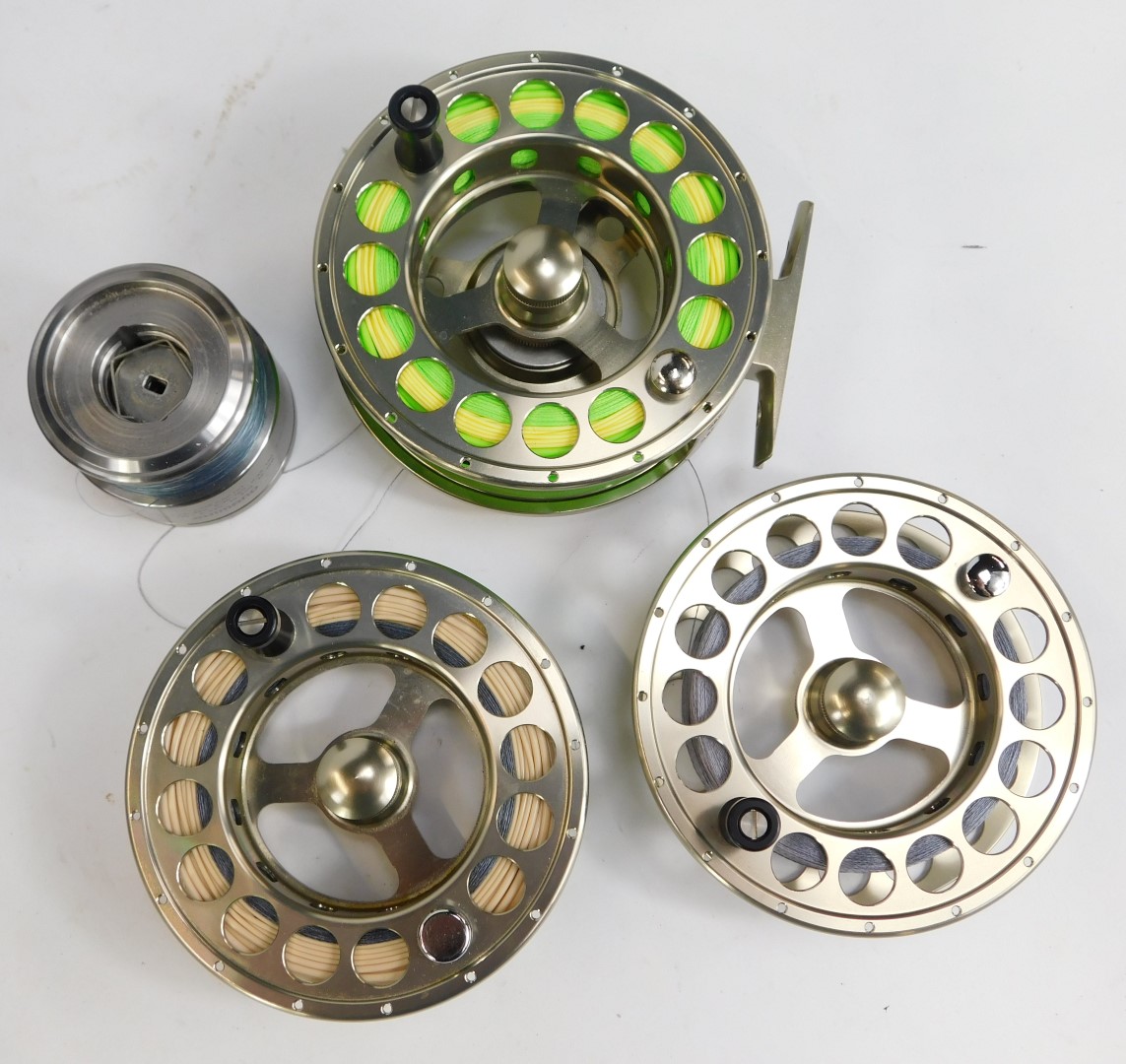 A group of fishing reels, - Image 2 of 4