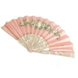 A 20thC mother of pearl hand fan, with plain leaves and mitre end, 25cm long.
