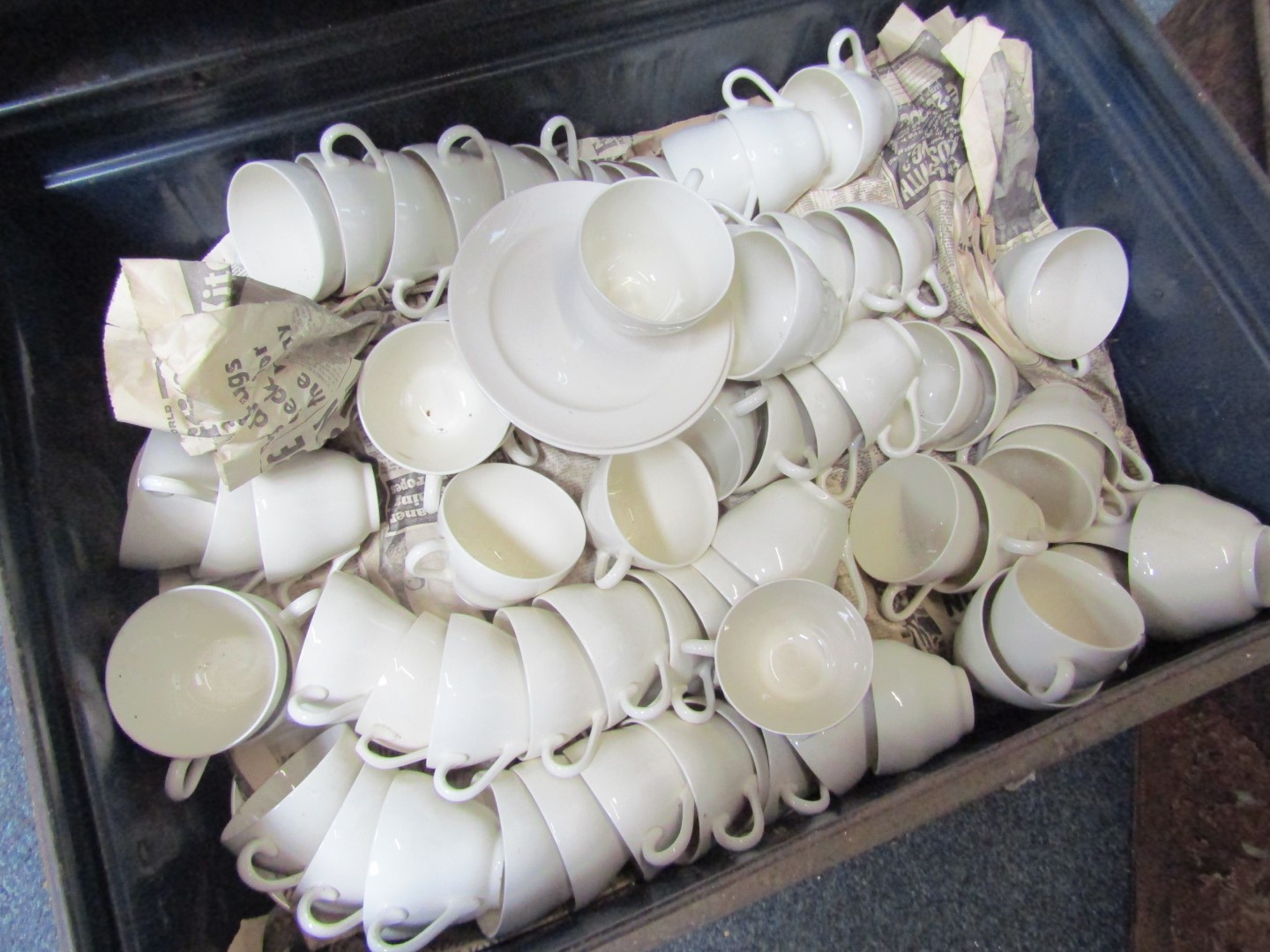 Beswick and Copeland Spode Mess tea cups and saucers. (a quantity) - Image 4 of 5