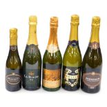 A group of alcohol, comprising two bottles of Prosecco, a 37.5cl bottle of Prosecco, Bucks Fizz, and