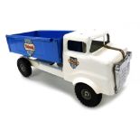 A Triang tinplate model of a dumper truck, with a white cab and chassis, and blue tipper, 37cm wide.