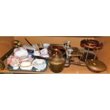 General household effects, to include a brass warming pan, copper jelly moulds, part teawares, brass