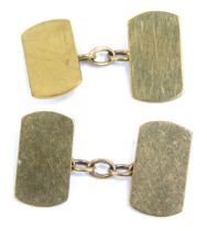 A pair of plain 9ct gold cuff links, of rounded rectangular form, with plain chain links, 7.53g.