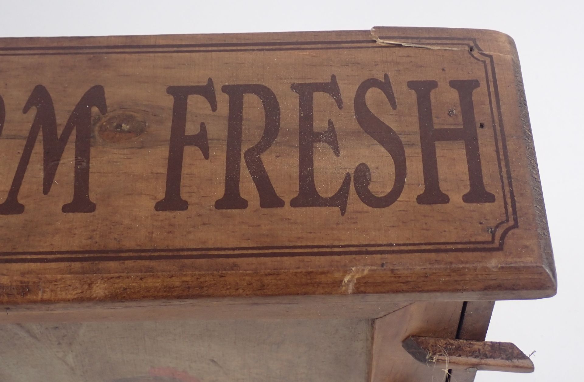 A reproduction Farm Fresh hen egg storage box, 30cm high, 27cm wide, 11cm deep. (AF) - Image 2 of 2