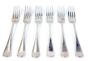 A set of six George V silver Old English pattern dessert forks, makers mark JR, Sheffield 1917, 10.6