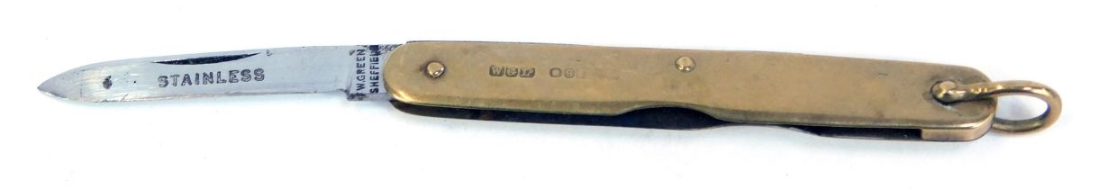 A 9ct gold cased penknife by William Green, with a single blade, stamped William Green Ltd Sheffield
