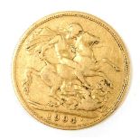 An Edward VII gold full sovereign 1904, 8.0g.