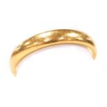A 22ct gold wedding band, size M½, 3.5g.