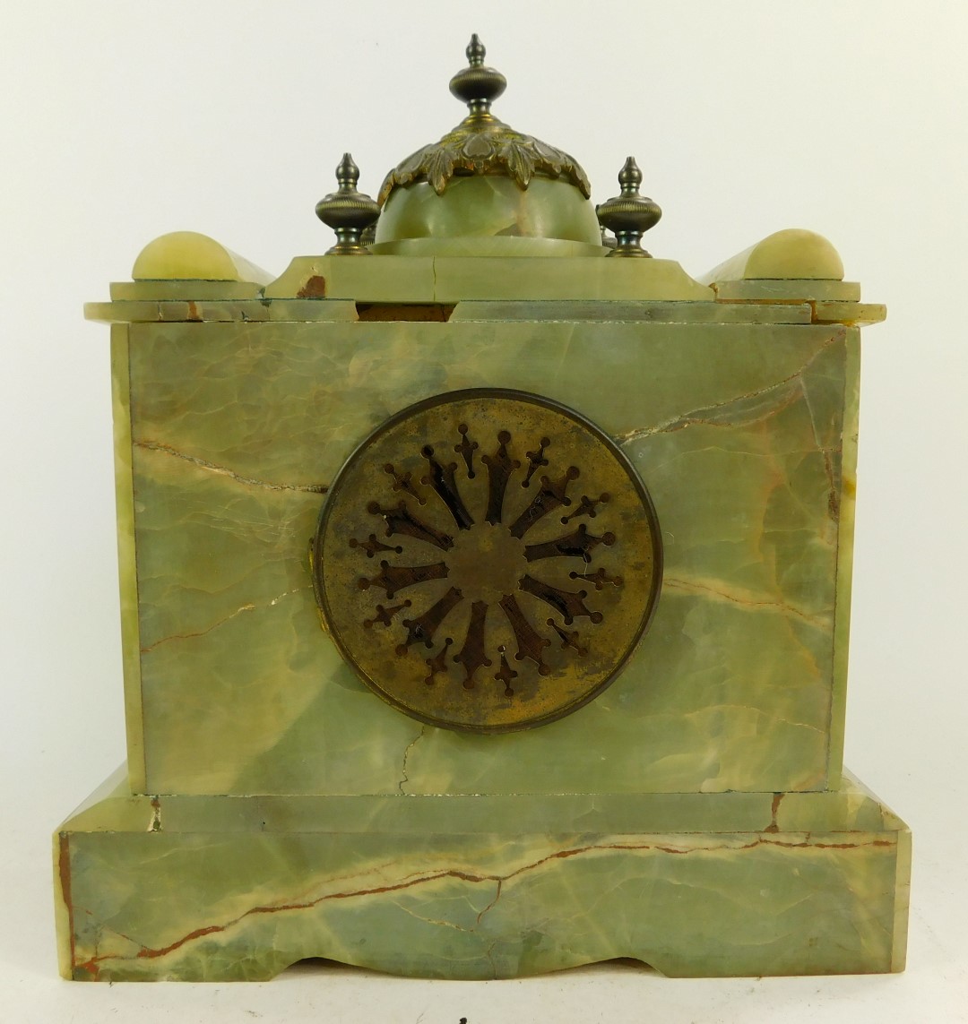 A 19thC green onyx and gilt metal mounted mantel clock, with a Arabic numeral dial, brass chapter ri - Image 3 of 4