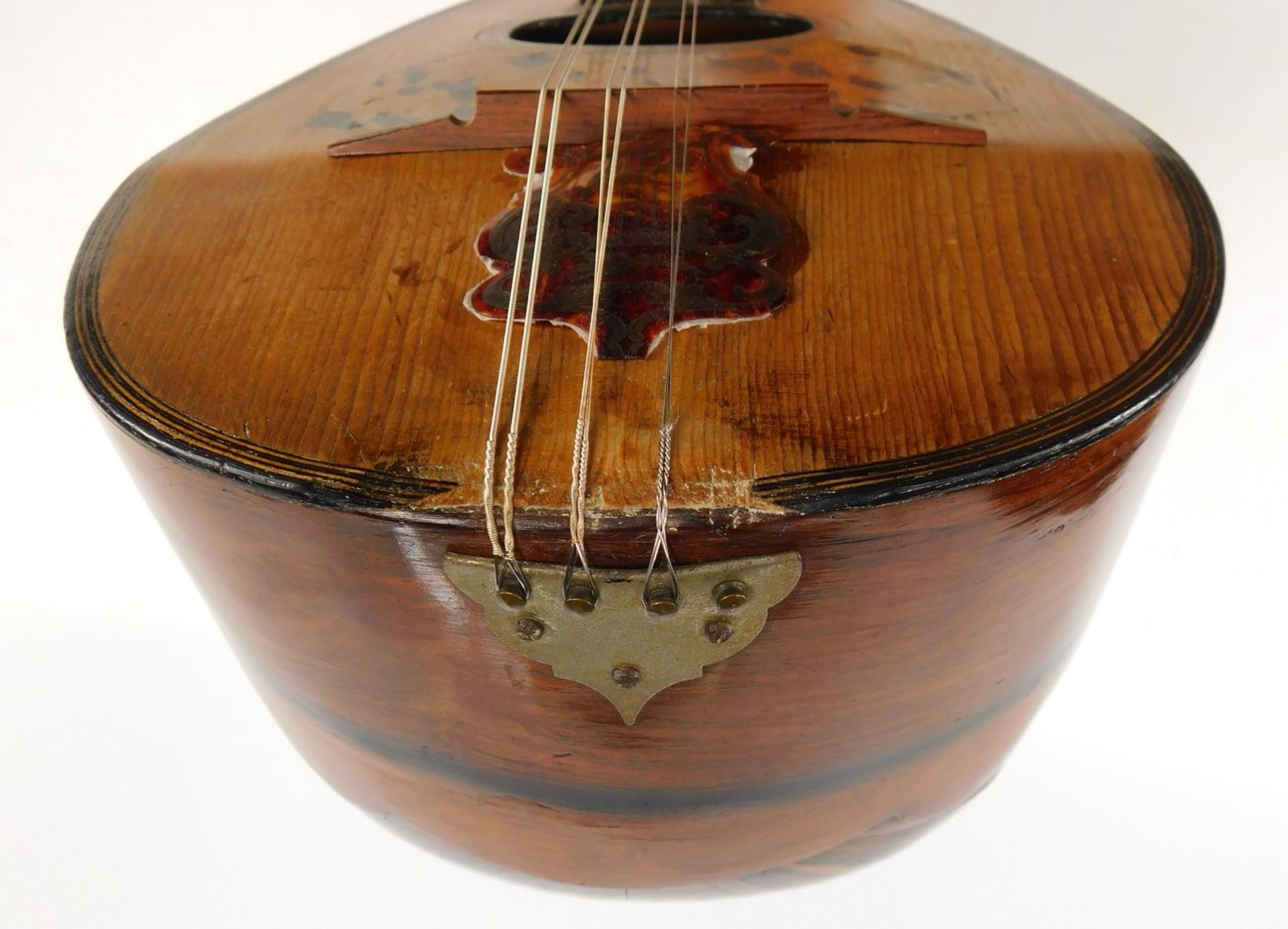 A Neopolitan mandolin, with tortoiseshell applied detail, with an ebonised stem and bone tuning pins - Image 8 of 8