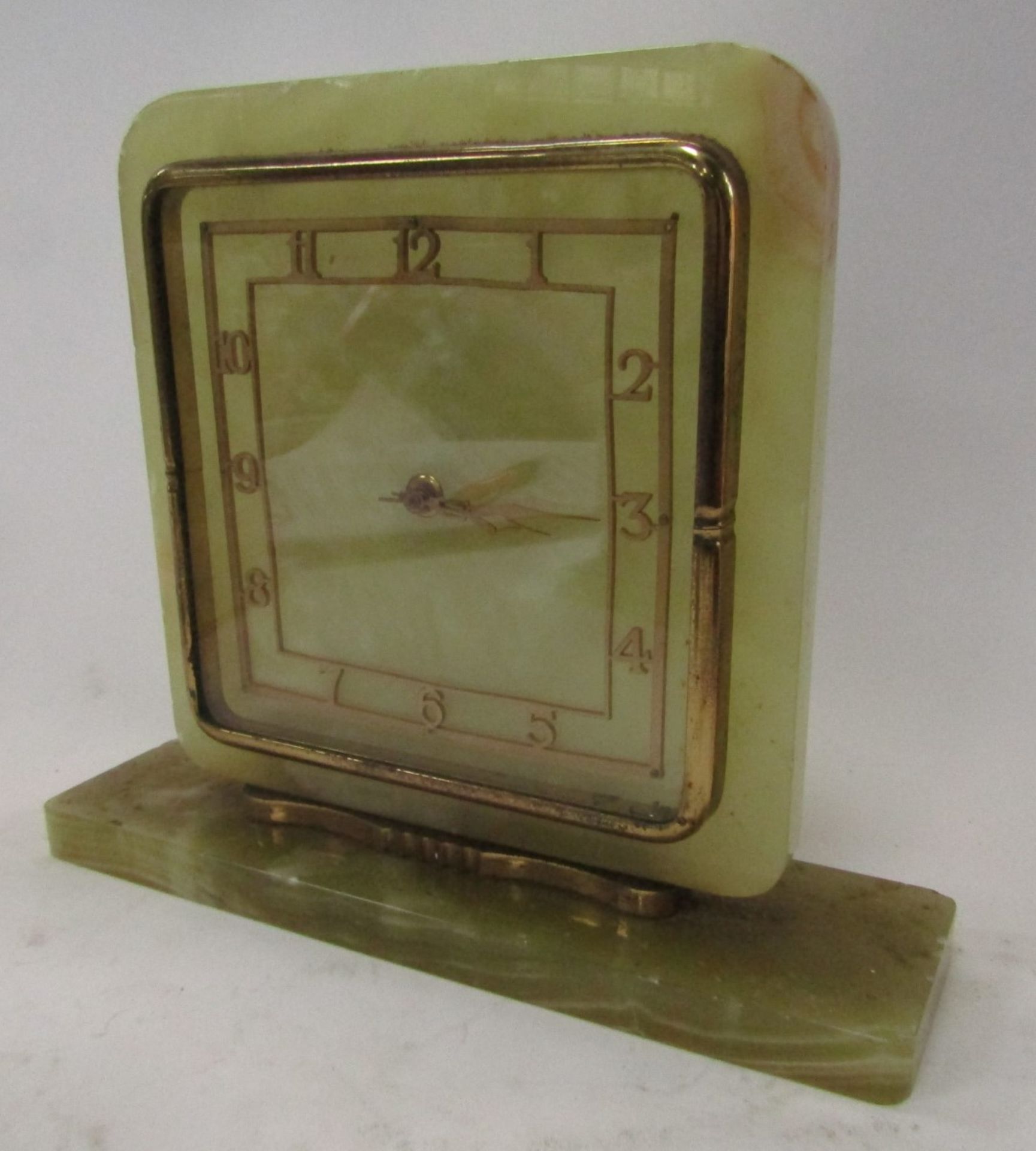 Three Art Deco style onyx mantel clocks, comprising a green onyx rectangular faces mantel clock, wit - Image 2 of 6