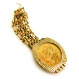 An Elizabeth II half gold sovereign bracelet, dated 1982, in a 9ct gold bracelet frame, 18cm long, 1