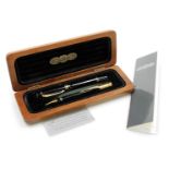 A Parker Duofold for Aquascutum pen set, comprising fountain pen with an 18ct gold nib, and a ballpo