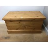 A pine toy or blanket box. Note: VAT is payable on the hammer price of this lot at 20%.