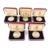 Five silver proof commemorative Elizabeth II Silver Jubilee crowns, issued by Pobjoy Mint, Surrey, e