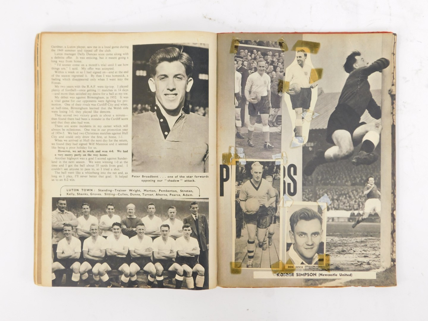 A 1950s Charles Buchan Football Monthly annual, bearing signatures for Jackie Blanchflower, Ray Wood - Image 4 of 4