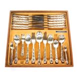 A Community Plate canteen of cutlery, six place settings, boxed.