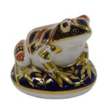 A Royal Crown Derby Imari pattern frog paperweight, lacking stopper, 8cm high.