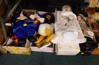 Various toys and dolls, comprising a Disney Donald Duck, a Mr.Plod, Vanity Fair dolls, etc. (a quant