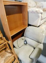 An electric reclining armchair, upholstered in beige floral upholstery. Lots 1501 to 1590 are avail
