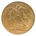 A Queen Victoria full gold sovereign, dated 1900, 8g.