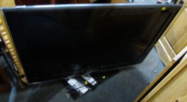 A Samsung 40" television, with lead and remote, LE40B550A5W.