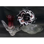 A quantity of art glass, to include Murano pink tinted vase, centrepiece, etc.