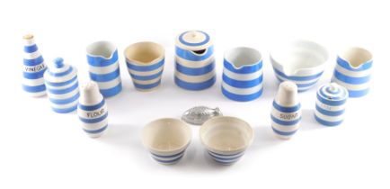 A collection of T&G Green Cornishware, to include a mixing bowl, jug, etc., and other similar pieces
