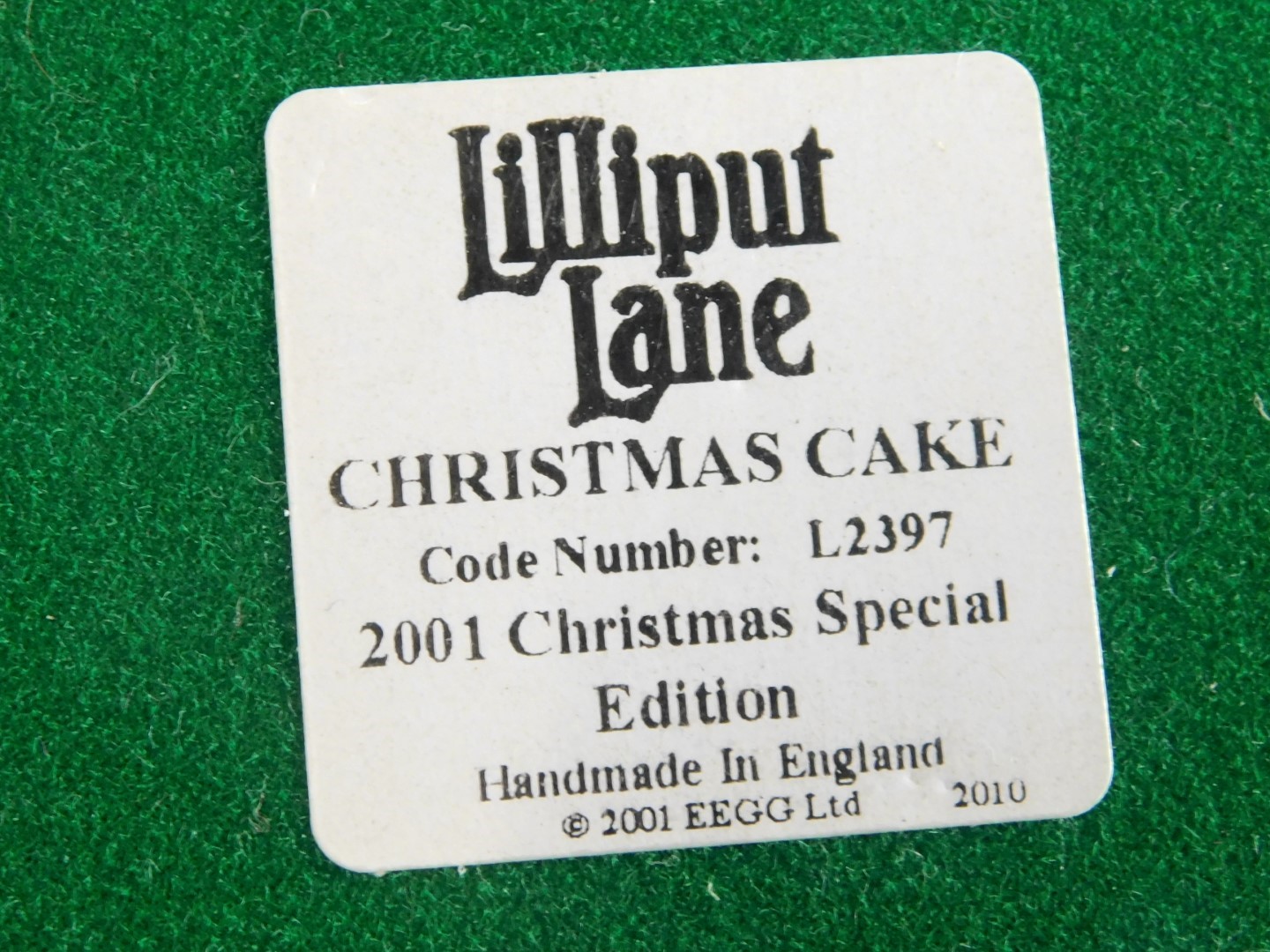 A quantity of Lilliput Lane cottages, to include Christmas Cake, Railway Cottage, etc. - Image 2 of 2